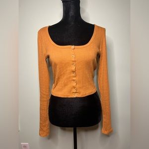 Long sleeve crop top